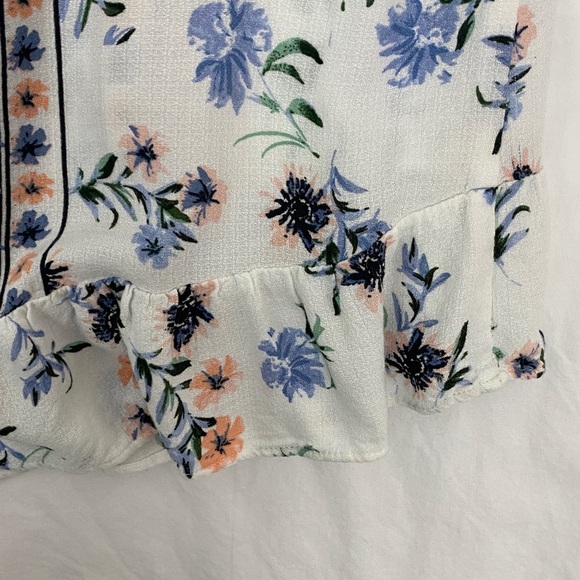 Lucky Brand Floral Blouse Blue and White Popover Size Medium - Picture 8 of 8